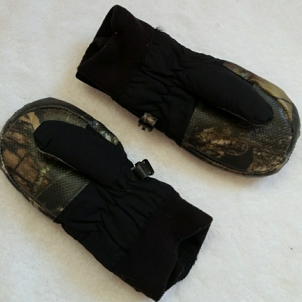 Scott mittens  NWOT